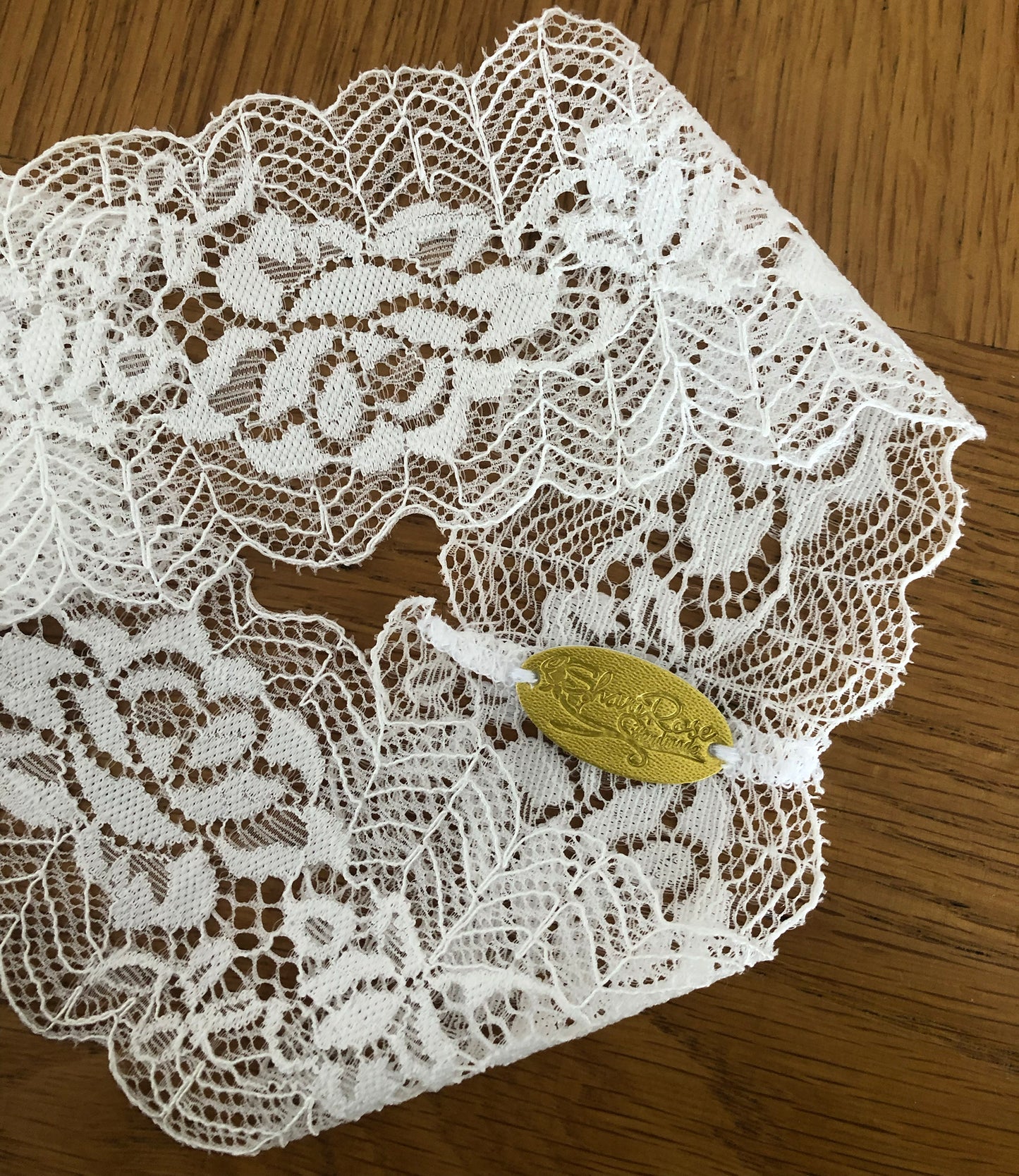Delicate white floral lace headband